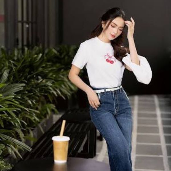 Top 3 Cách Phối Quần Jean Nữ Co Giãn Thoải Mái Với Áo Sơ Mi Thanh Lịch 2 Quần Jean Nữ Co Giãn Thoải Mái